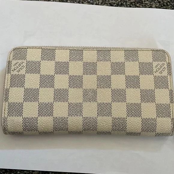 Sold Authenticated Vuitton Zippy Damier Azur Wallet Code CA2190 Cert of Auth - Picture 2 of 8